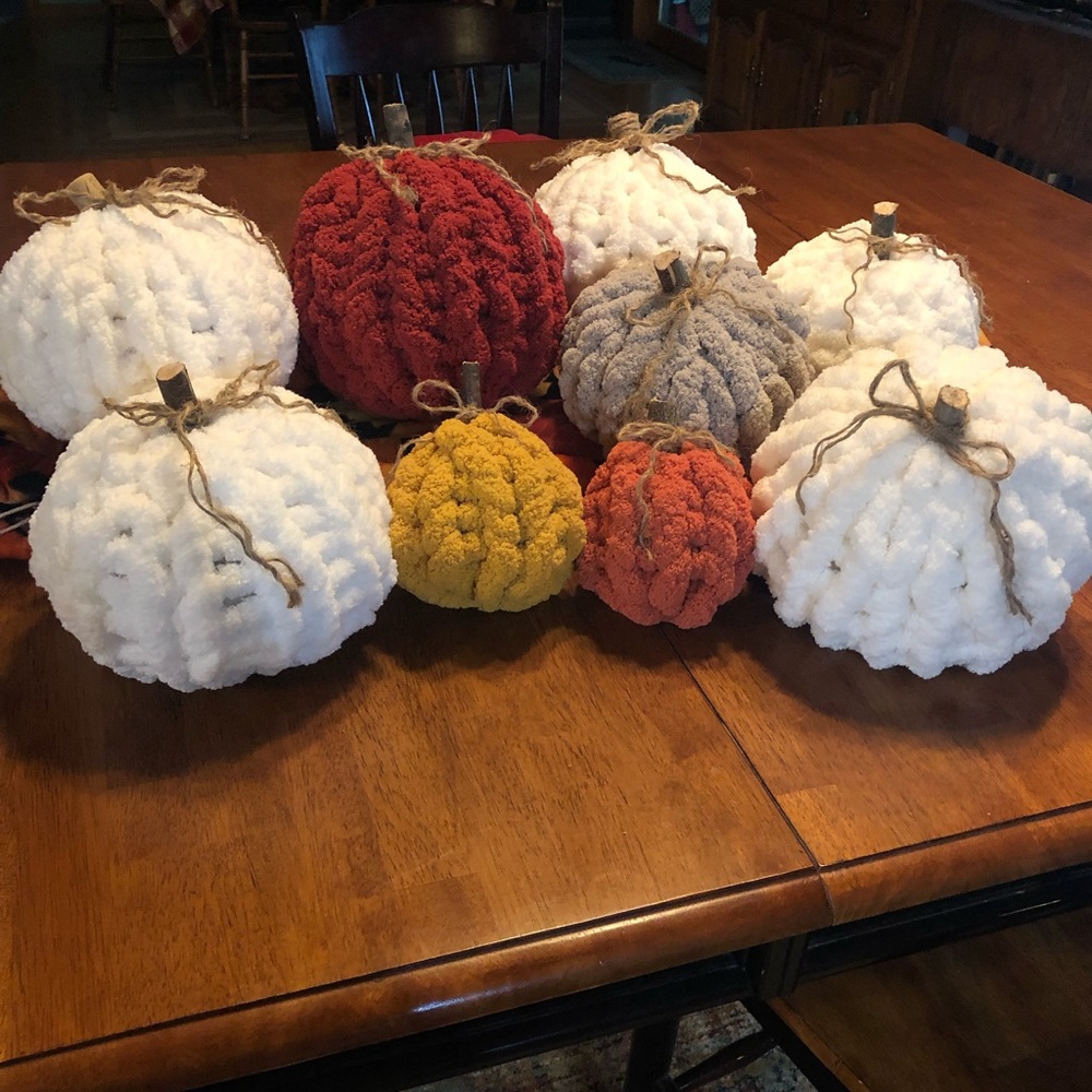 Chunky Knit Pumpkins - Picture 6 of 9